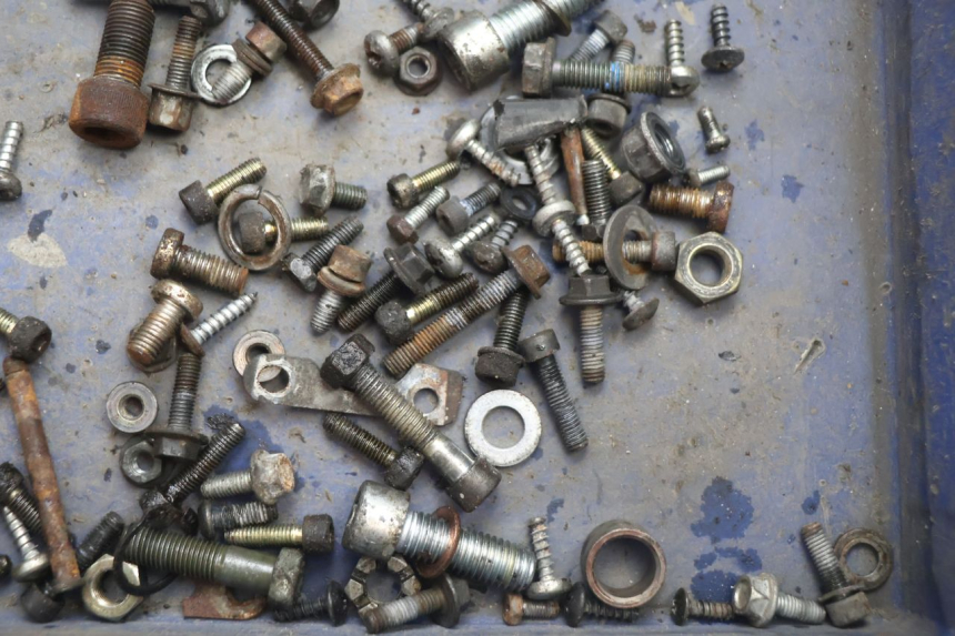 photo de BOLSA DE TORNILLERÍA TORNILLO MBK STUNT NAKED 50 (2004 - 2018) - Primer plano técnico