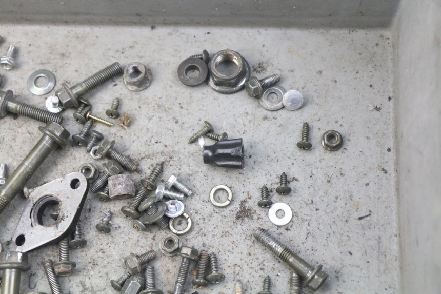 photo de TORNILLOS JM MOTORS SUNNY 50 (2017 - 2020) - Otra perspectiva