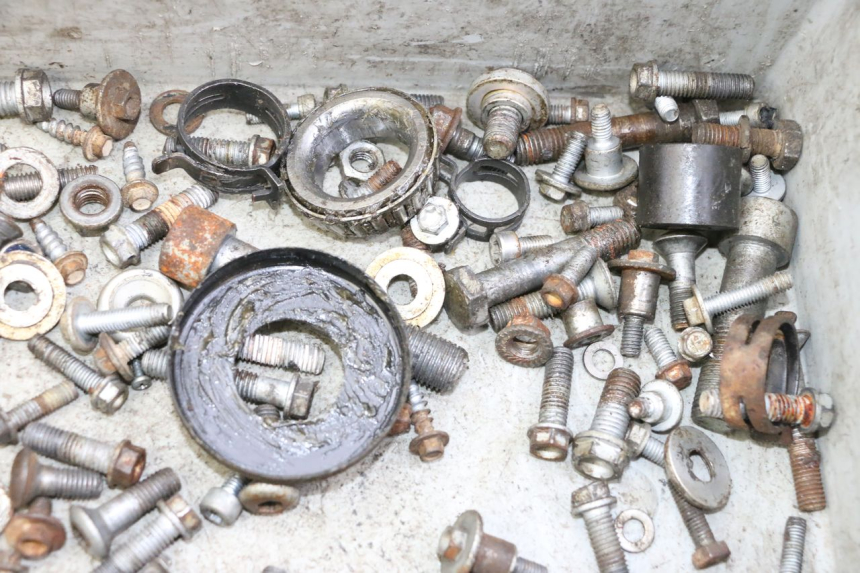 photo de TORNILLOS KTM SUPERENDURO R 950 (2005 - 2009) - Primer plano técnico