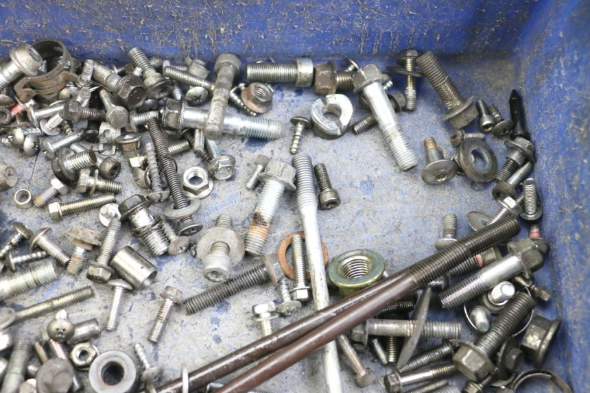 photo de TORNILLOS SUZUKI BURGMAN 125 (2015 - 2017) - Otra perspectiva