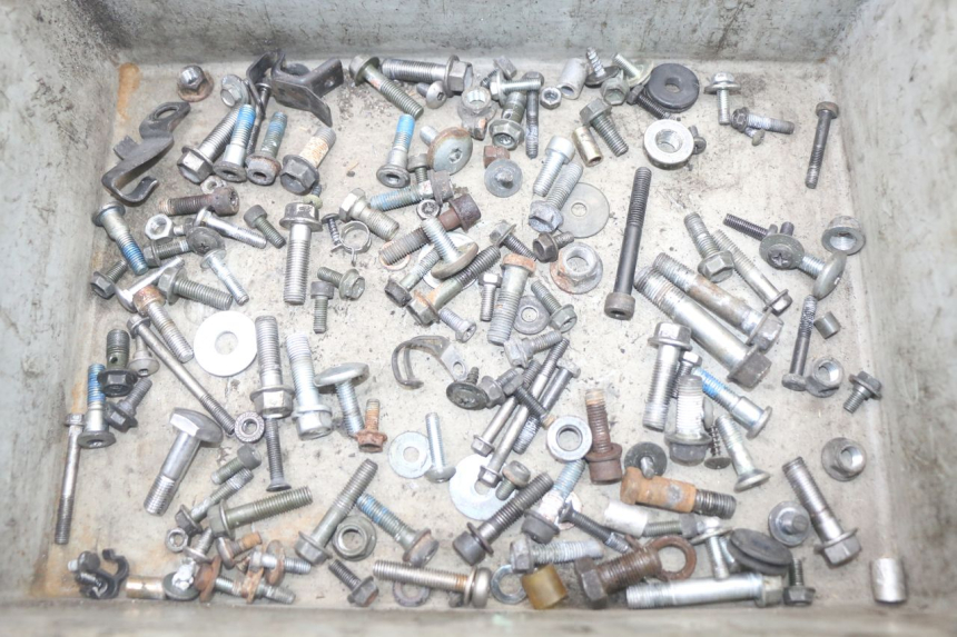 photo de TORNILLOS SUZUKI GS F 500 (2004 - 2007) - Vista principal