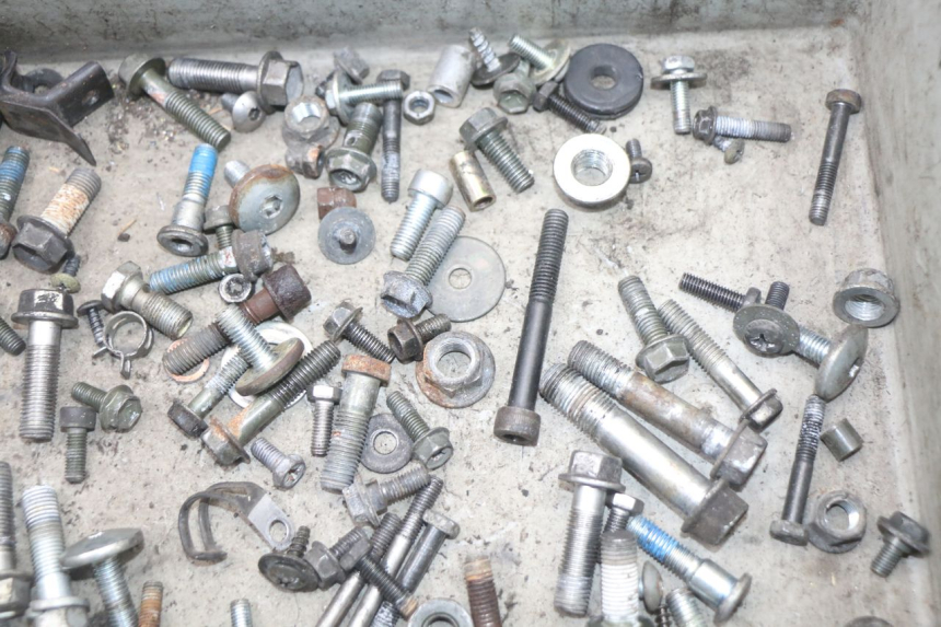 photo de TORNILLOS SUZUKI GS F 500 (2004 - 2007) - Zoom estado de uso