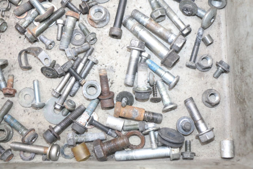 photo de TORNILLOS SUZUKI GS F 500 (2004 - 2007) - Primer plano técnico