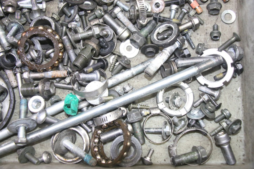 photo de TORNILLOS SUZUKI SV S 650 (2003 - 2009) - Primer plano técnico