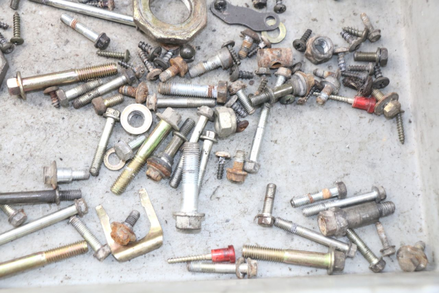 photo de TORNILLOS PEUGEOT SV 80 (1993 - 1997) - Zoom estado de uso