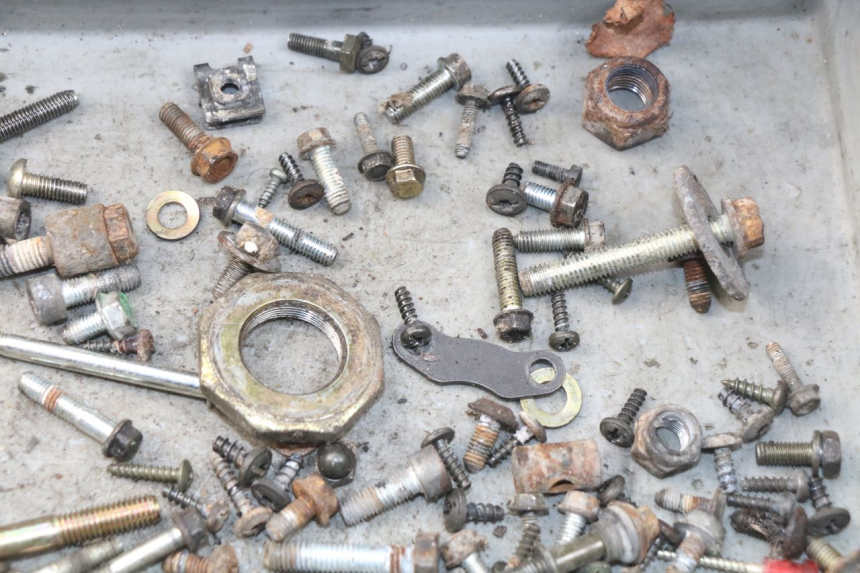 photo de TORNILLOS PEUGEOT SV 80 (1993 - 1997) - Otra perspectiva