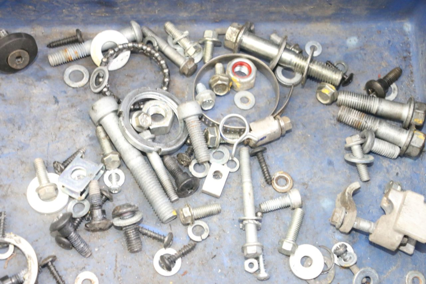 photo de TORNILLOS APRILIA SXR 50 (2021 - 2023) - Primer plano técnico