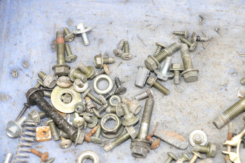 photo de BOLSA DE TORNILLERÍA TORNILLO SYM ORBIT 2 4T 50 (2008 - 2017) - Otra perspectiva