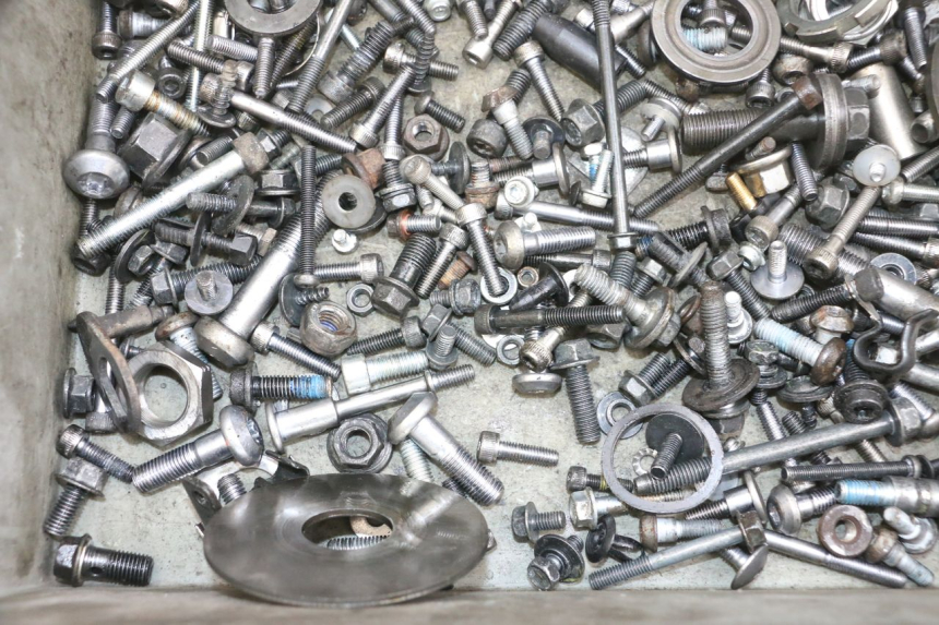 photo de TORNILLOS YAMAHA TDM ABS 900 (2002 - 2014) - Otra perspectiva