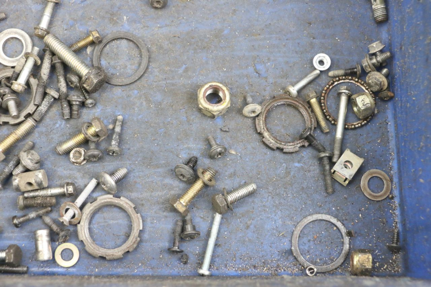 photo de BOLSA DE TORNILLERÍA TORNILLO PEUGEOT TKR TREKKER FURIOUS 50 (2005 - 2014) - Zoom estado de uso