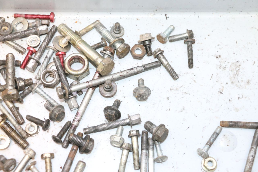 photo de BOLSA DE TORNILLERÍA TORNILLO PEUGEOT TREKKER 50 (1995 - 2004) - Primer plano técnico