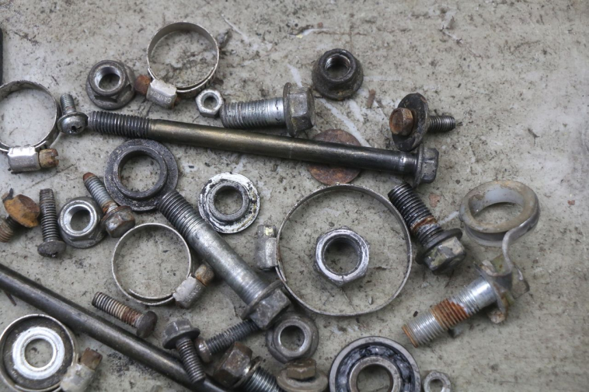 photo de TORNILLOS SUZUKI TS X 80 (1984 - 1988) - Zoom estado de uso