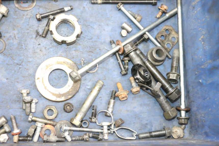 photo de TORNILLOS YAMAHA TTR 125 (2000 - 2020) - Otra perspectiva