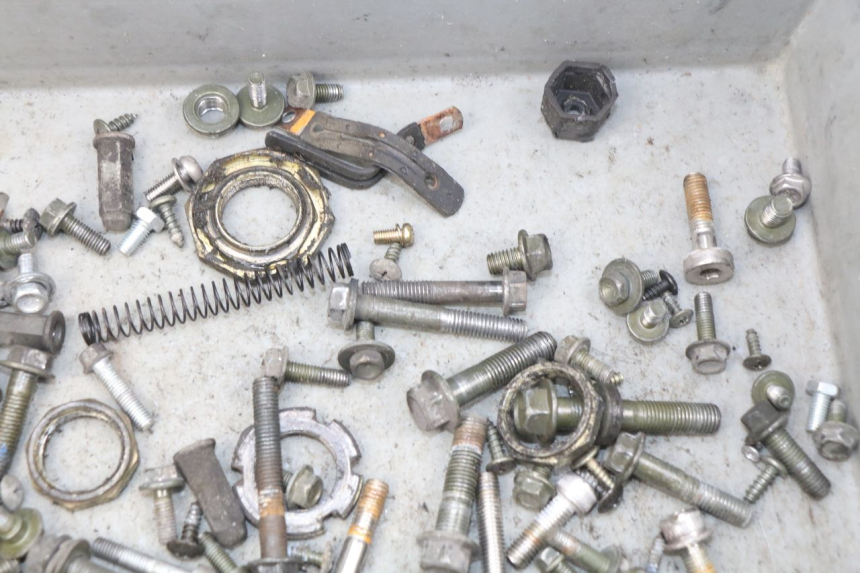 photo de BOLSA DE TORNILLERÍA TORNILLO PEUGEOT TWEET 4T 50 (2018 - 2022) - Otra perspectiva