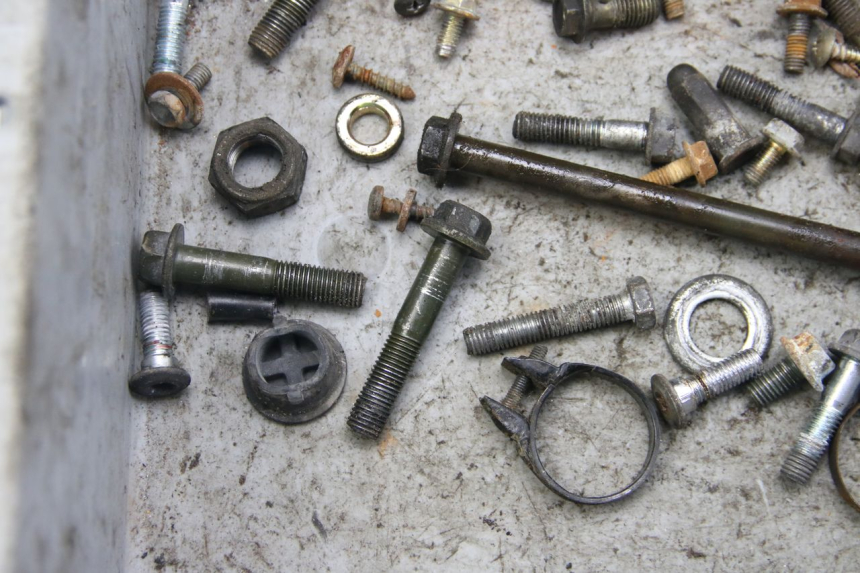 photo de BOLSA DE TORNILLERÍA TORNILLO PEUGEOT TWEET 4T 50 (2010 - 2014) - Detalle de la pieza