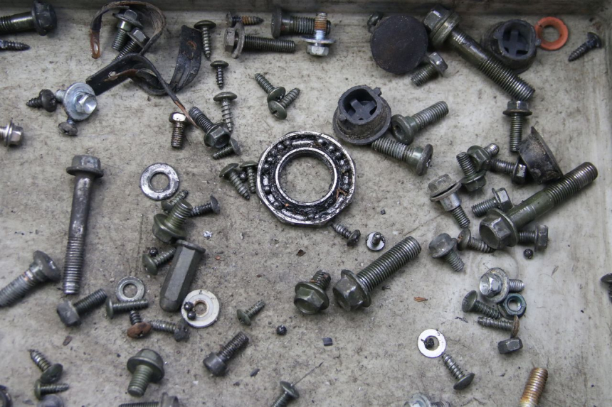 photo de BOLSA DE TORNILLERÍA TORNILLO PEUGEOT TWEET 4T 50 (2010 - 2014) - Otra perspectiva