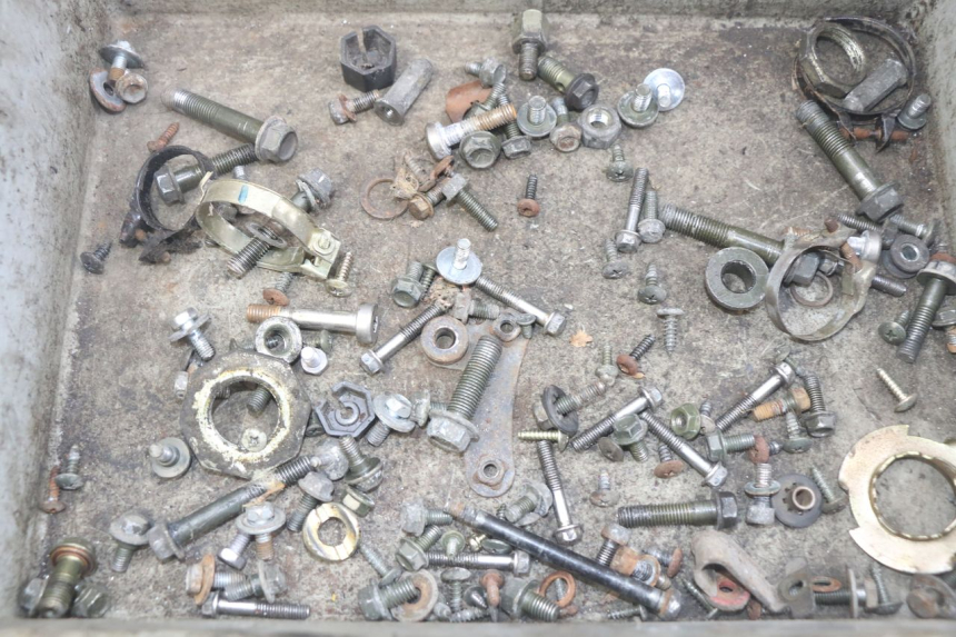 photo de BOLSA DE TORNILLERÍA TORNILLO PEUGEOT TWEET 4T 50 (2010 - 2014) - Detalle de la pieza