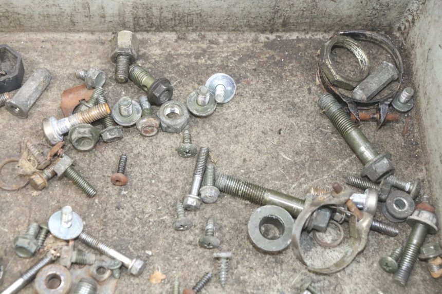 photo de BOLSA DE TORNILLERÍA TORNILLO PEUGEOT TWEET 4T 50 (2010 - 2014) - Otra perspectiva