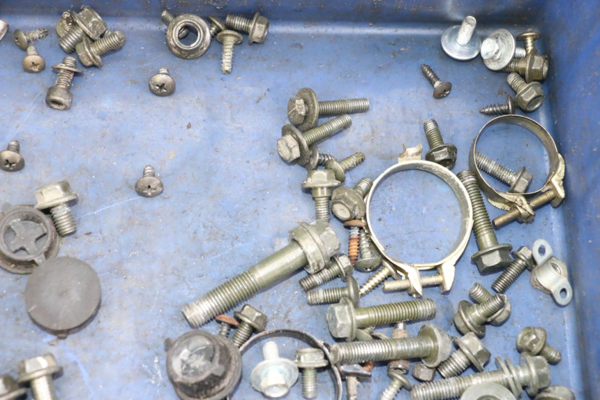 photo de BOLSA DE TORNILLERÍA TORNILLO PEUGEOT TWEET 4T 50 (2014 - 2019) - Otra perspectiva