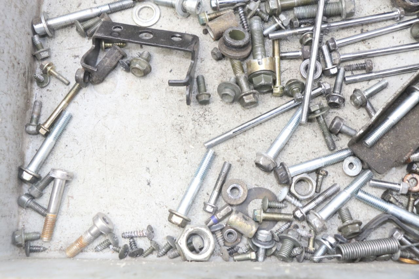 photo de TORNILLOS PEUGEOT TWEET ACTIVE 4T 50 (2018 - 2022) - Zoom estado de uso