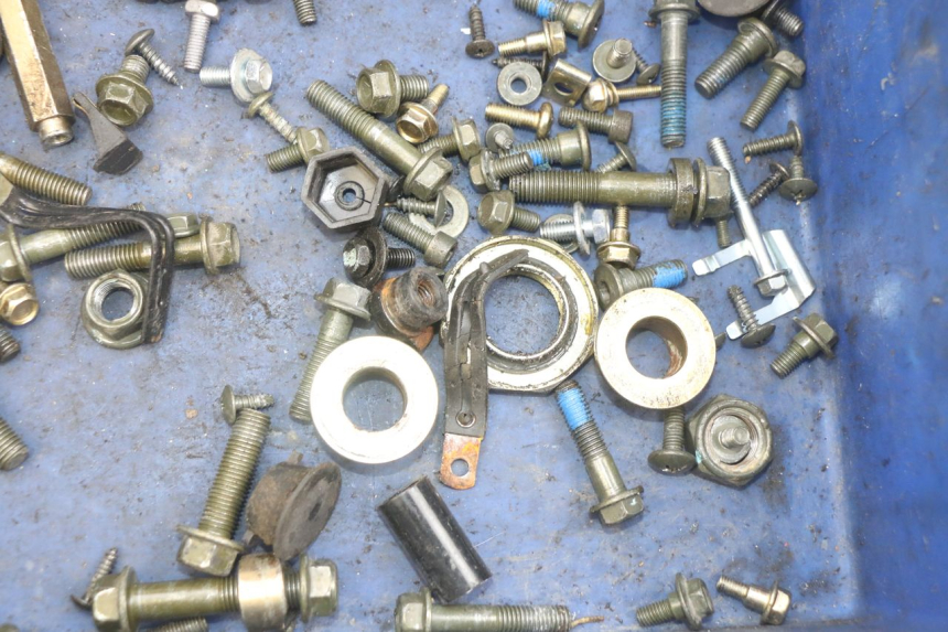 photo de BOLSA DE TORNILLERÍA TORNILLO PEUGEOT TWEET 125 (2018 - 2021) - Zoom estado de uso