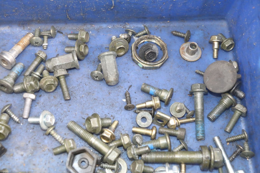 photo de BOLSA DE TORNILLERÍA TORNILLO PEUGEOT TWEET 125 (2018 - 2021) - Otra perspectiva