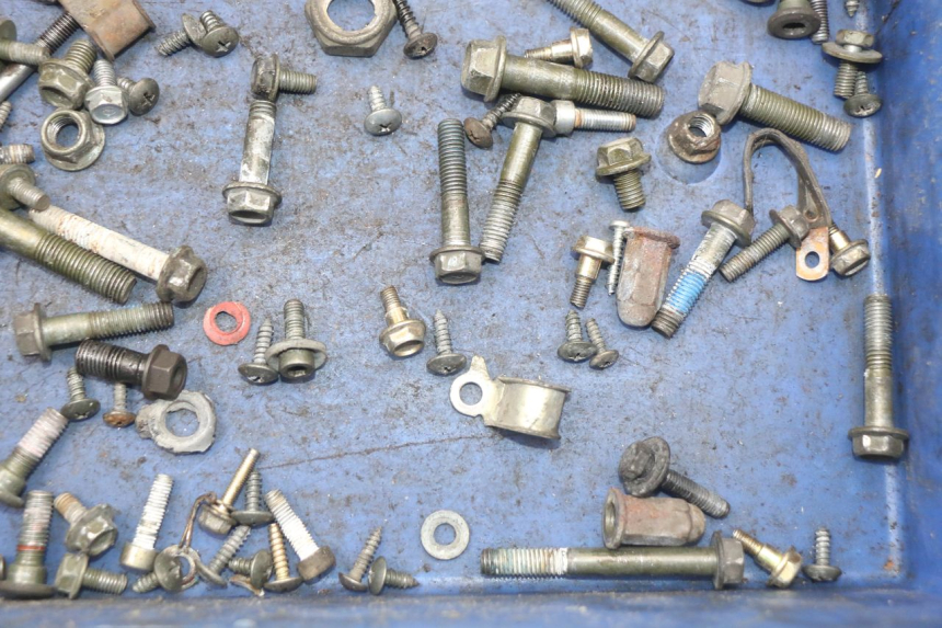 photo de BOLSA DE TORNILLERÍA TORNILLO PEUGEOT TWEET 125 (2018 - 2021) - Primer plano técnico