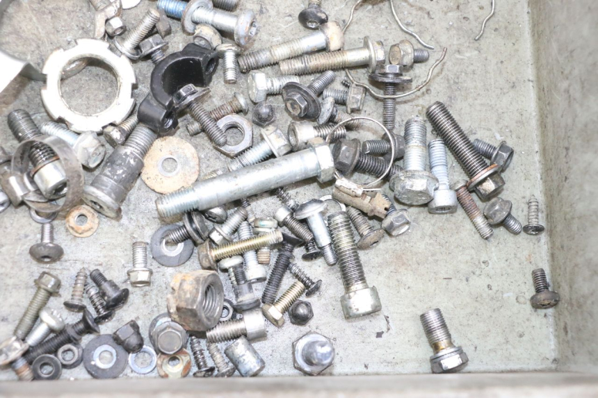 photo de TORNILLOS YAMAHA TZR 50 (2008 - 2016) - Primer plano técnico