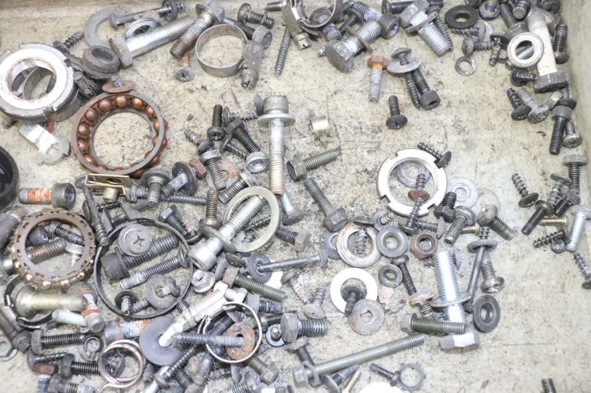 photo de BOLSA DE TORNILLERÍA TORNILLO SUZUKI UH BURGMAN 125 (2002 - 2006) - Detalle de la pieza