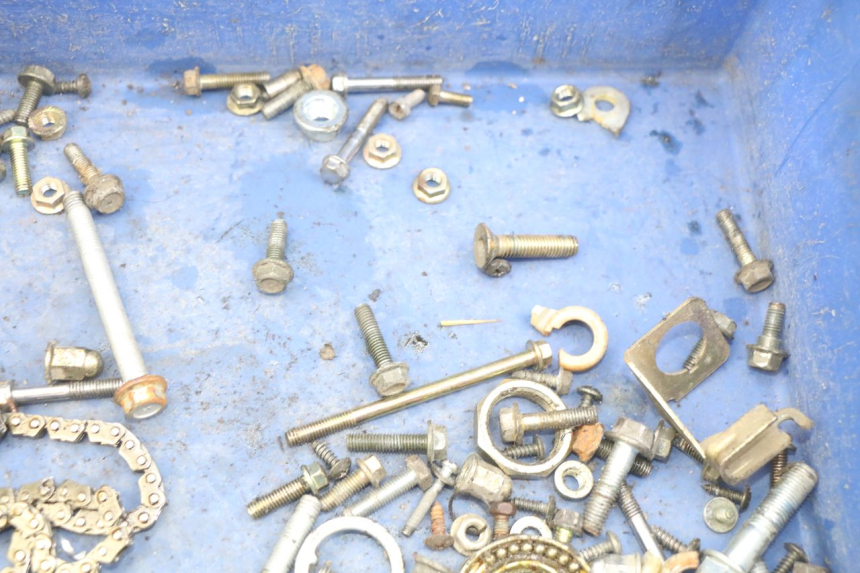 photo de BOLSA DE TORNILLERÍA TORNILLO PEUGEOT V-CLIC VCLIC 50 (2007 - 2013) - Zoom estado de uso