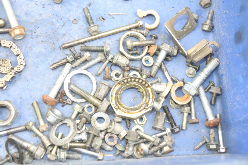 photo de BOLSA DE TORNILLERÍA TORNILLO PEUGEOT V-CLIC VCLIC 50 (2007 - 2013) - Otra perspectiva