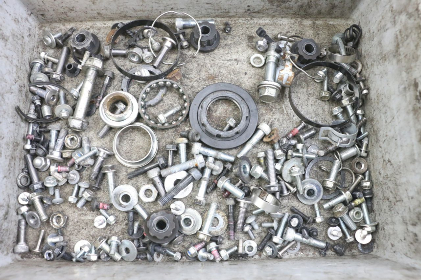 photo de BOLSA DE TORNILLERÍA TORNILLO KAWASAKI VERSYS ABS 650 (2015 - 2018) - Vista principal