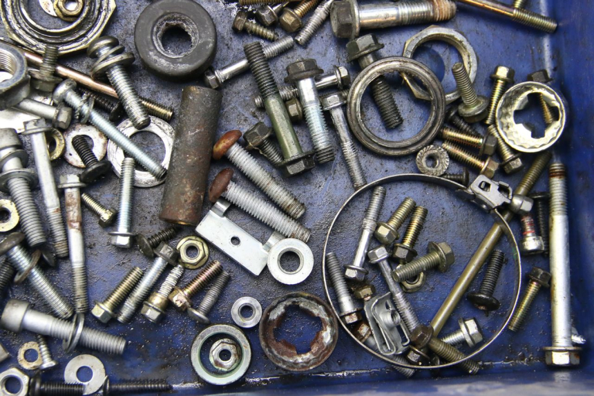 photo de BOLSA DE TORNILLERÍA TORNILLO PIAGGIO VESPA GTS SUPER IE 125 (2009 - 2016) - Zoom estado de uso