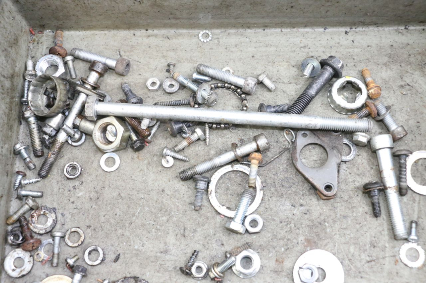 photo de BOLSA DE TORNILLERÍA TORNILLO PIAGGIO VESPA LX 2T 50 (2005 - 2013) - Otra perspectiva