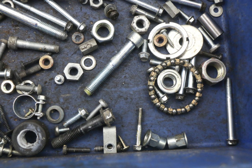 photo de BOLSA DE TORNILLERÍA TORNILLO PIAGGIO VESPA LX 125 (2005 - 2010) - Primer plano técnico