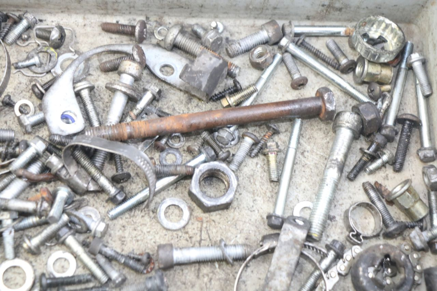 photo de BOLSA DE TORNILLERÍA TORNILLO PIAGGIO VESPA LXV 125 (2006 - 2009) - Otra perspectiva