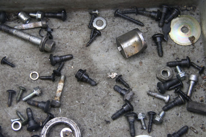 photo de BOLSA DE TORNILLERÍA TORNILLO PIAGGIO VESPA S 2T 50 (2007 - 2014) - Otra perspectiva