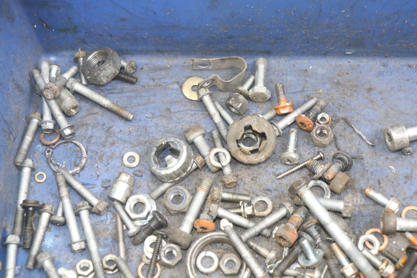 photo de BOLSA DE TORNILLERÍA TORNILLO PIAGGIO VESPA S 2T 50 (2007 - 2014) - Otra perspectiva