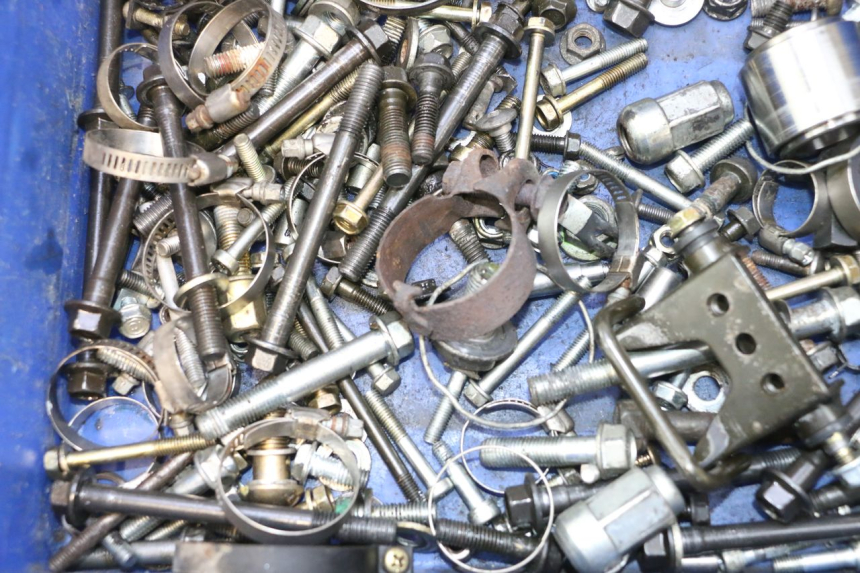 photo de TORNILLOS HONDA VFR FI RC46 800 (1998 - 2001) - Primer plano técnico