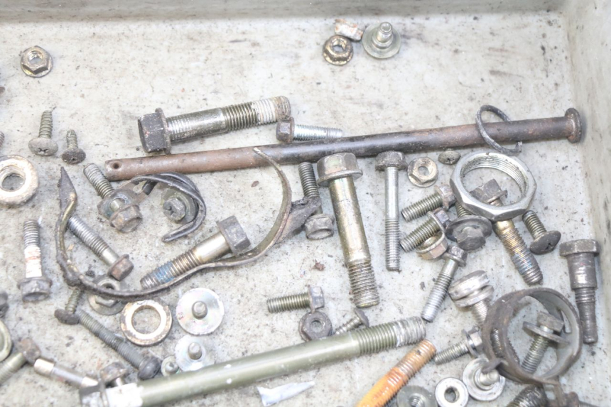 photo de BOLSA DE TORNILLERÍA TORNILLO KYMCO VITALITY 2T 50 (2004 - 2010) - Otra perspectiva