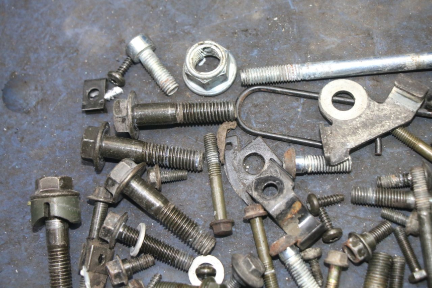 photo de BOLSA DE TORNILLERÍA TORNILLO PEUGEOT VIVACITY NEW 2T 50 (2008 - 2017) - Detalle de la pieza