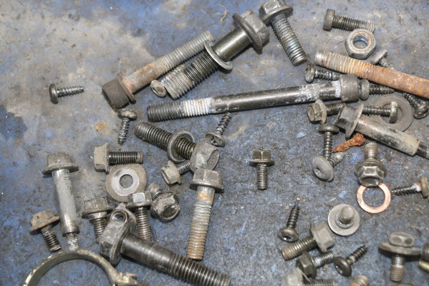 photo de BOLSA DE TORNILLERÍA TORNILLO PEUGEOT VIVACITY NEW 4T 50 (2008 - 2017) - Detalle de la pieza