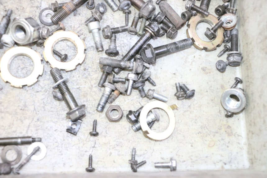 photo de BOLSA DE TORNILLERÍA TORNILLO PEUGEOT VIVACITY NEW 4T 50 (2008 - 2017) - Otra perspectiva