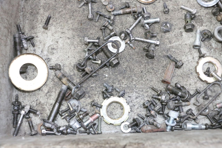 photo de BOLSA DE TORNILLERÍA TORNILLO PEUGEOT VIVACITY NEW 4T 50 (2008 - 2017) - Detalle de la pieza