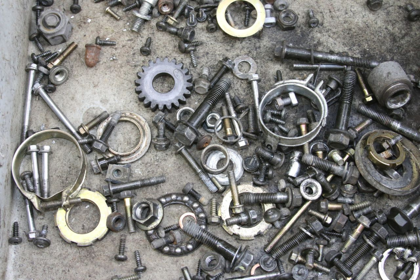 photo de TORNILLOS PEUGEOT VIVACITY 125 (2010 - 2017) - Zoom estado de uso