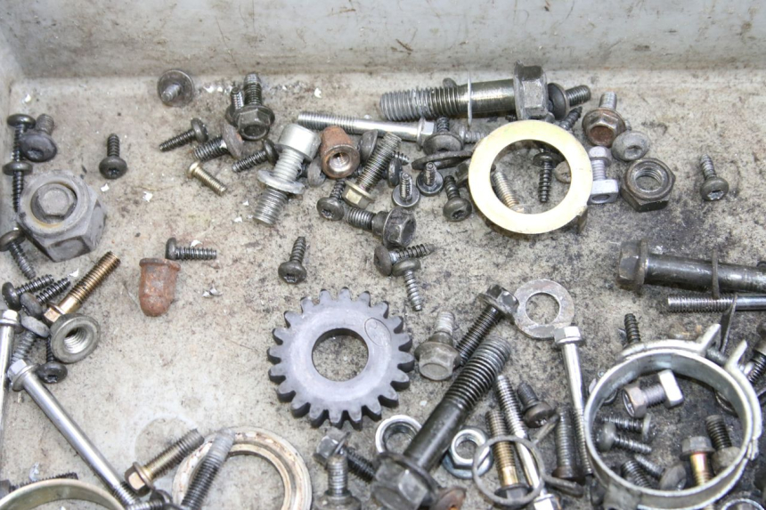 photo de TORNILLOS PEUGEOT VIVACITY 125 (2010 - 2017) - Otra perspectiva