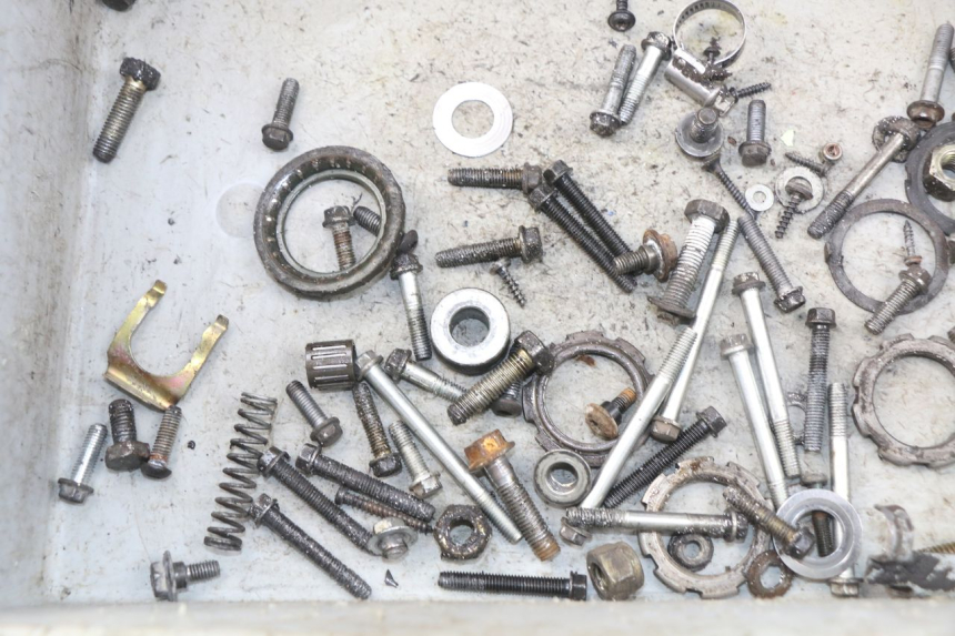 photo de BOLSA DE TORNILLERÍA TORNILLO PEUGEOT VIVACITY 50 (2004 - 2009) - Zoom estado de uso