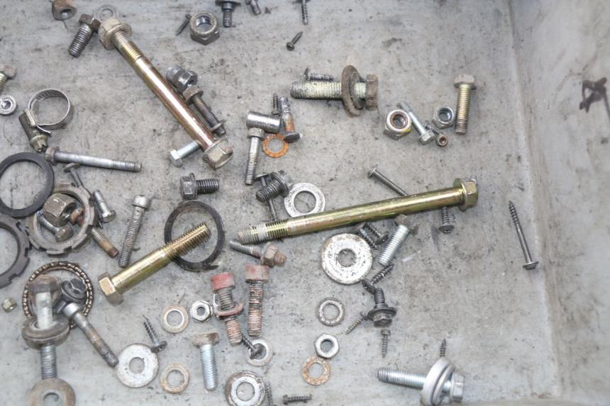 photo de BOLSA DE TORNILLERÍA TORNILLO PEUGEOT VIVACITY 50 (1998 - 2003) - Detalle de la pieza