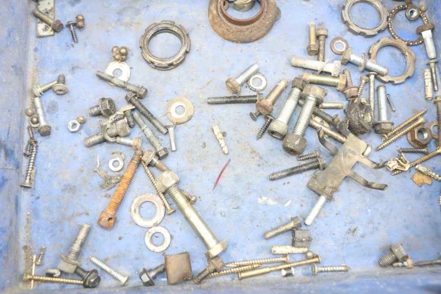 photo de BOLSA DE TORNILLERÍA TORNILLO PEUGEOT VIVACITY 50 (1998 - 2003) - Detalle de la pieza