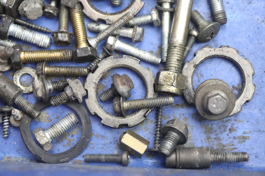 photo de TORNILLOS PEUGEOT VIVACITY 100 (1999 - 2008) - Primer plano técnico